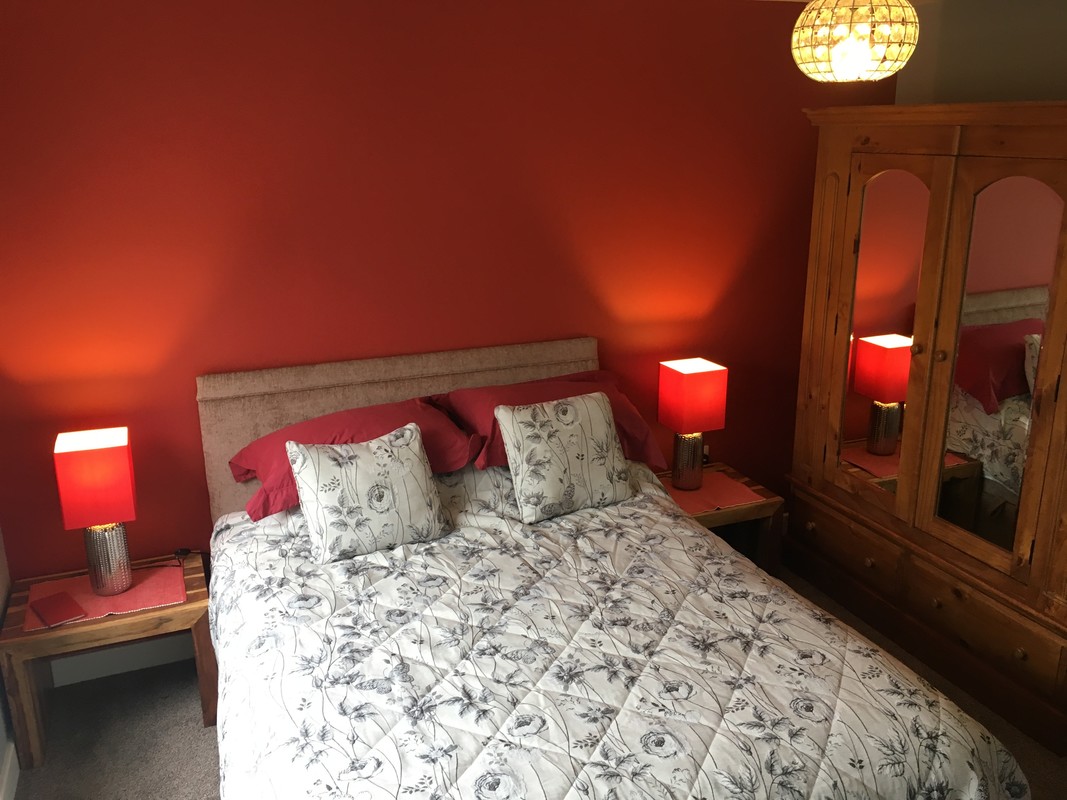 Red Kingsize + Guest Single. Adjoining WC & Shower. (Ground Floor)(Single Bed) - 1