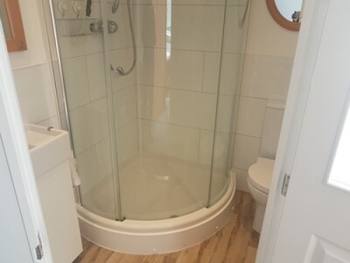 Private guest suite in Shincliffe