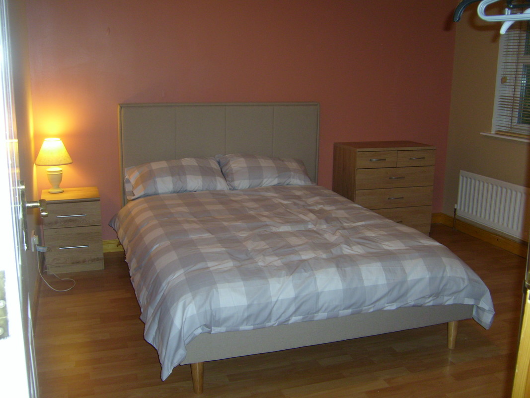 Back Bedroom(Single Bed) - 1