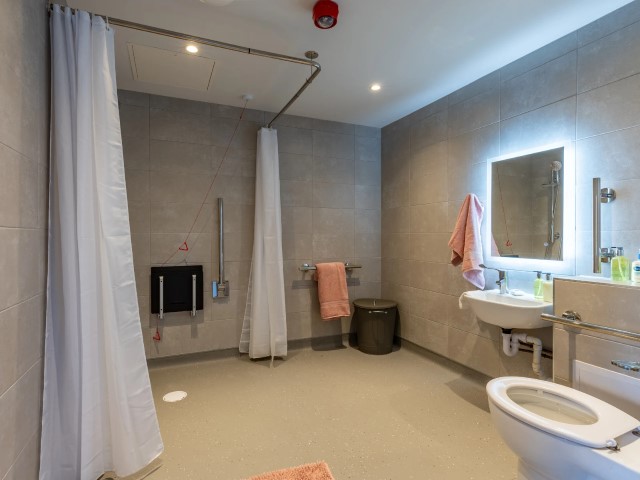  Diamond Studio  -  Glasgow West End  - Gallery -  6