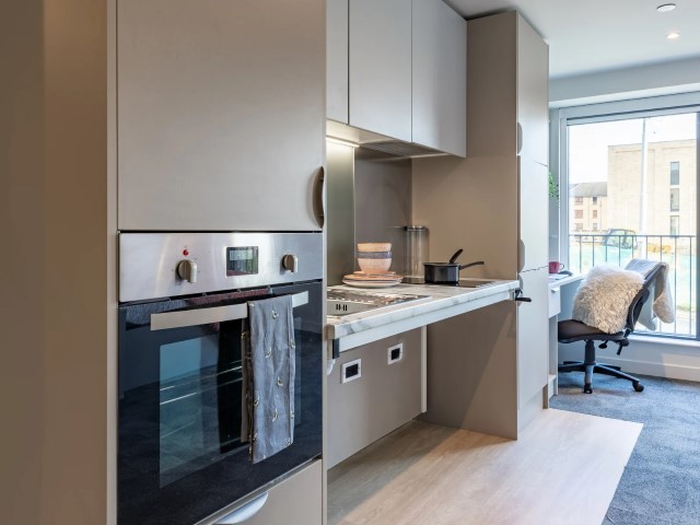  Diamond Studio  -  Glasgow West End  - Gallery -  5