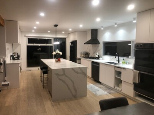 Modern, clean, comfy with a view! - Gallery - 21