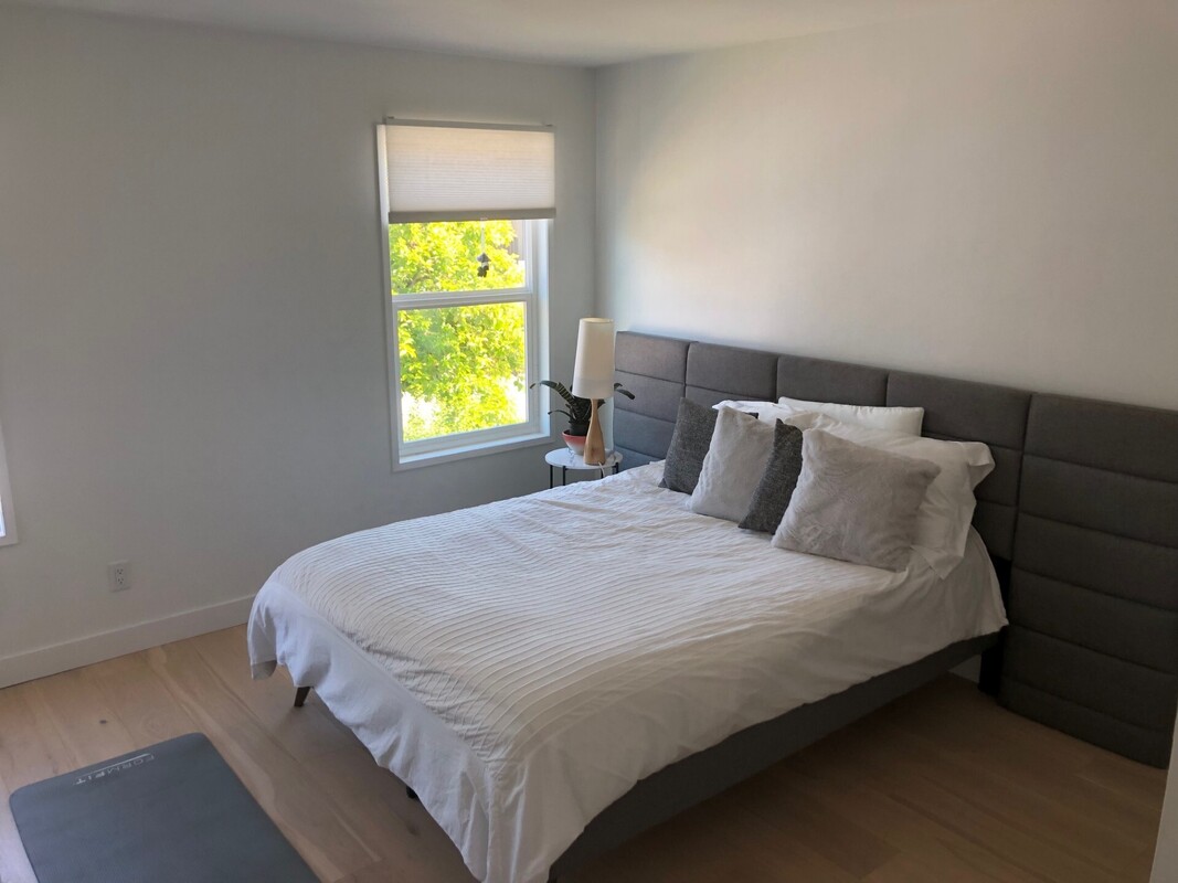  Main House - Bedroom 1(Single Bed)  -  Modern, clean, comfy with a view!  - Gallery -  1