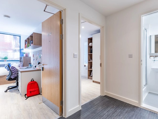 Skyline Bronze En Suite - Glassworks - Gallery - 2