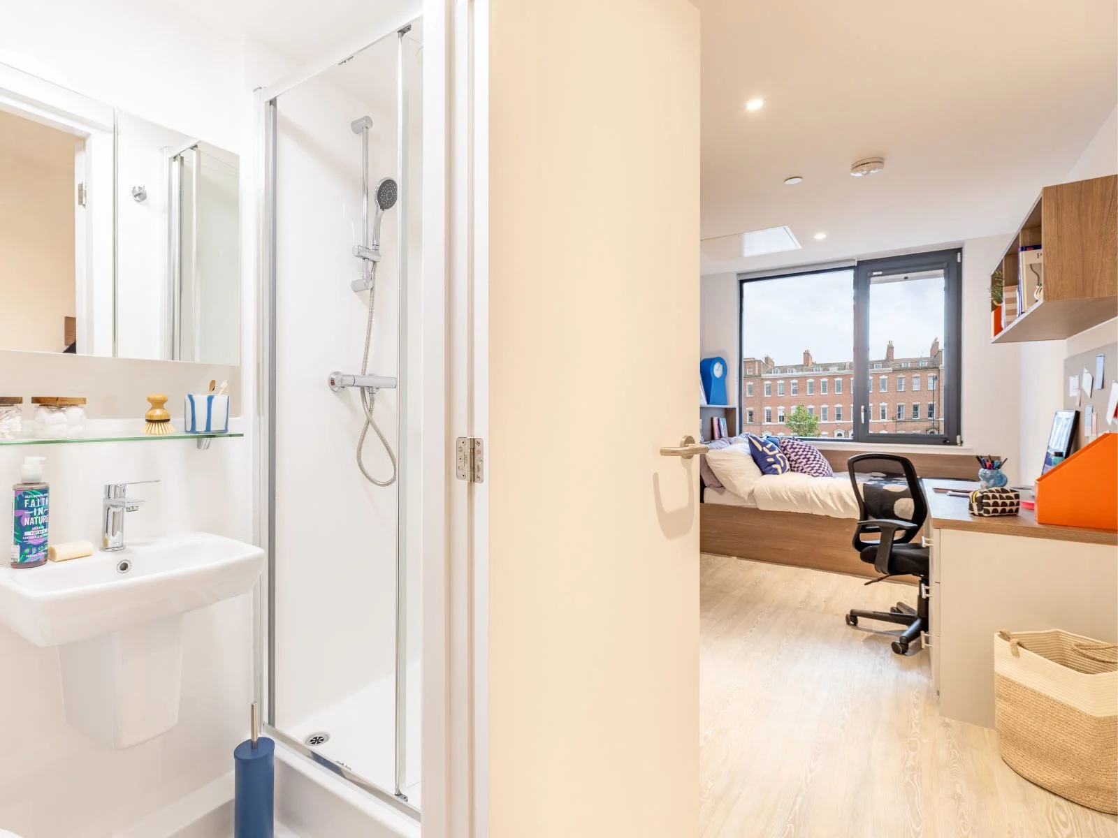 Garden En Suite - Glassworks - Gallery - 2