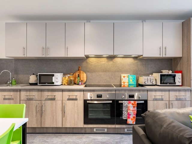 Silver En Suite - Glassworks - Gallery - 2