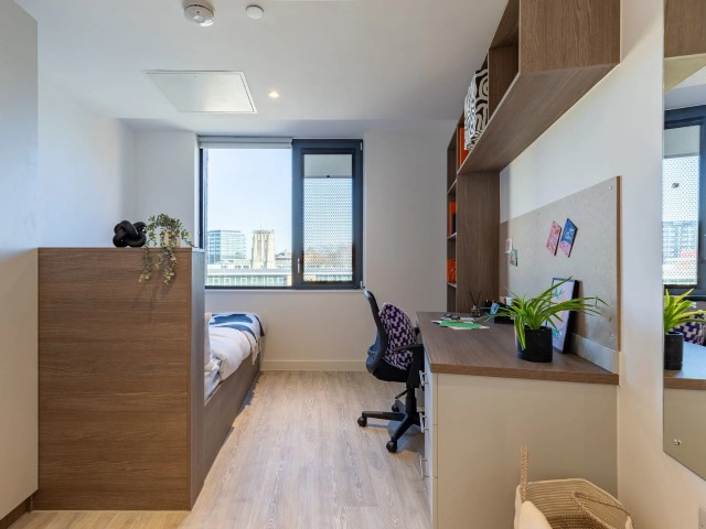 Silver En Suite - Glassworks - Gallery - 7