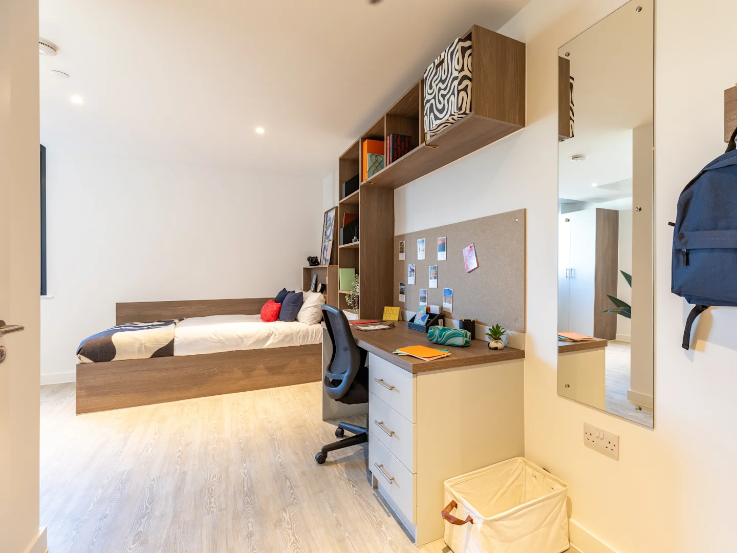 Skyline Platinum Studio - Glassworks - Gallery - 5