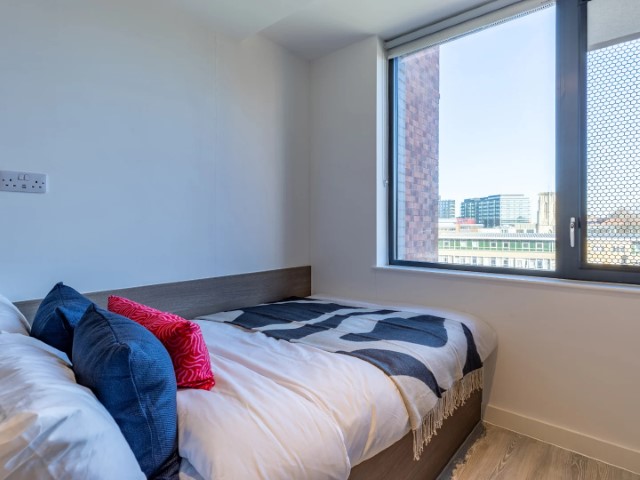Skyline Silver En Suite - Glassworks - Gallery - 12
