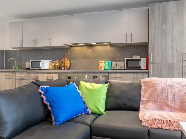 Skyline Silver En Suite - Glassworks - Gallery - 11