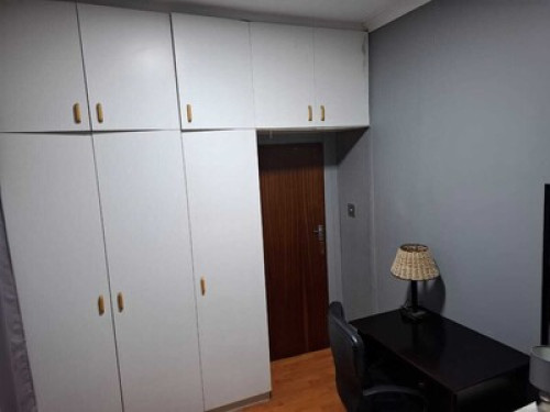ROOM IN HOUSE - Gallery - 5