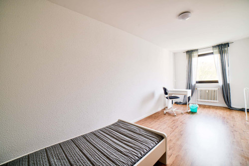 Kölner Landstraße - Room 2
