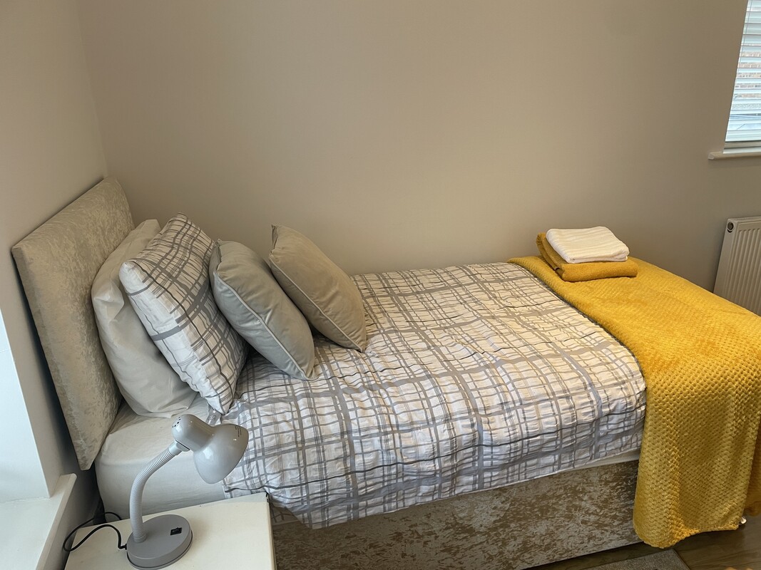  Blue Room (Full Room)  -  Happy Family  In Central Manchester  - Gallery -  1