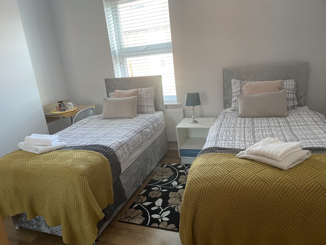  Twin  Room(Single Bed)  -  Happy Family  In Central Manchester  - Gallery -  1