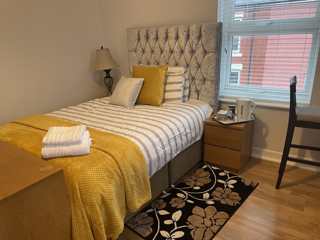  Luxroom(Single Bed)  -  Happy Family  In Central Manchester  - Gallery -  1