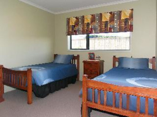 Real Porirua family love travel - Gallery - 6