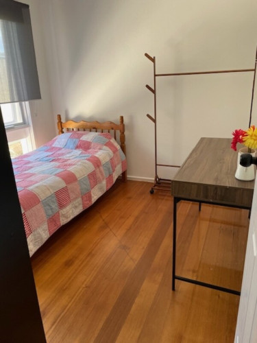 King single bedroom, friendly dog - Gallery - 16