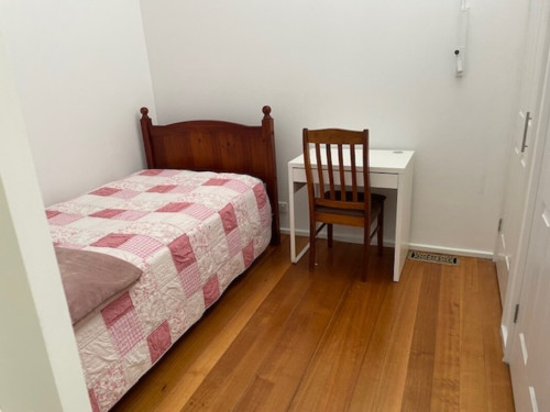 King single bedroom, friendly dog - Gallery - 15