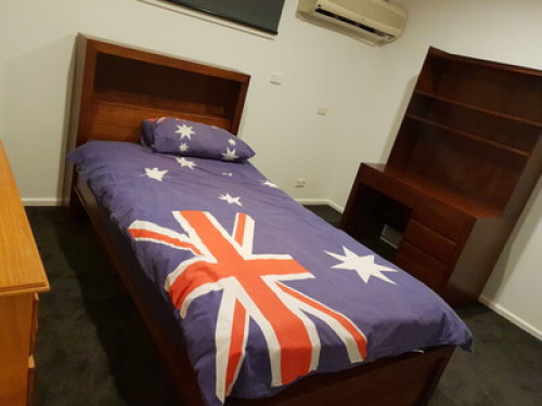 home-stay-melbourne-146289129220241001024056AM
