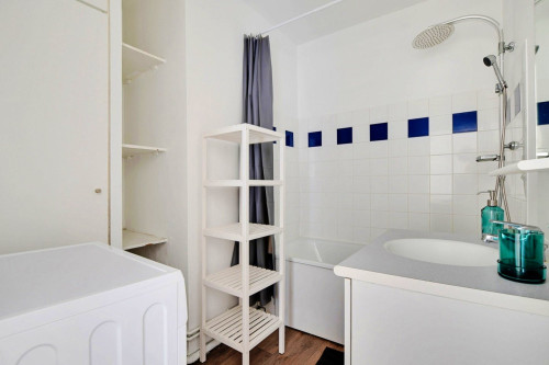 Large 80 m² apartment for rent in coliving in Kremlin-Bicêtre