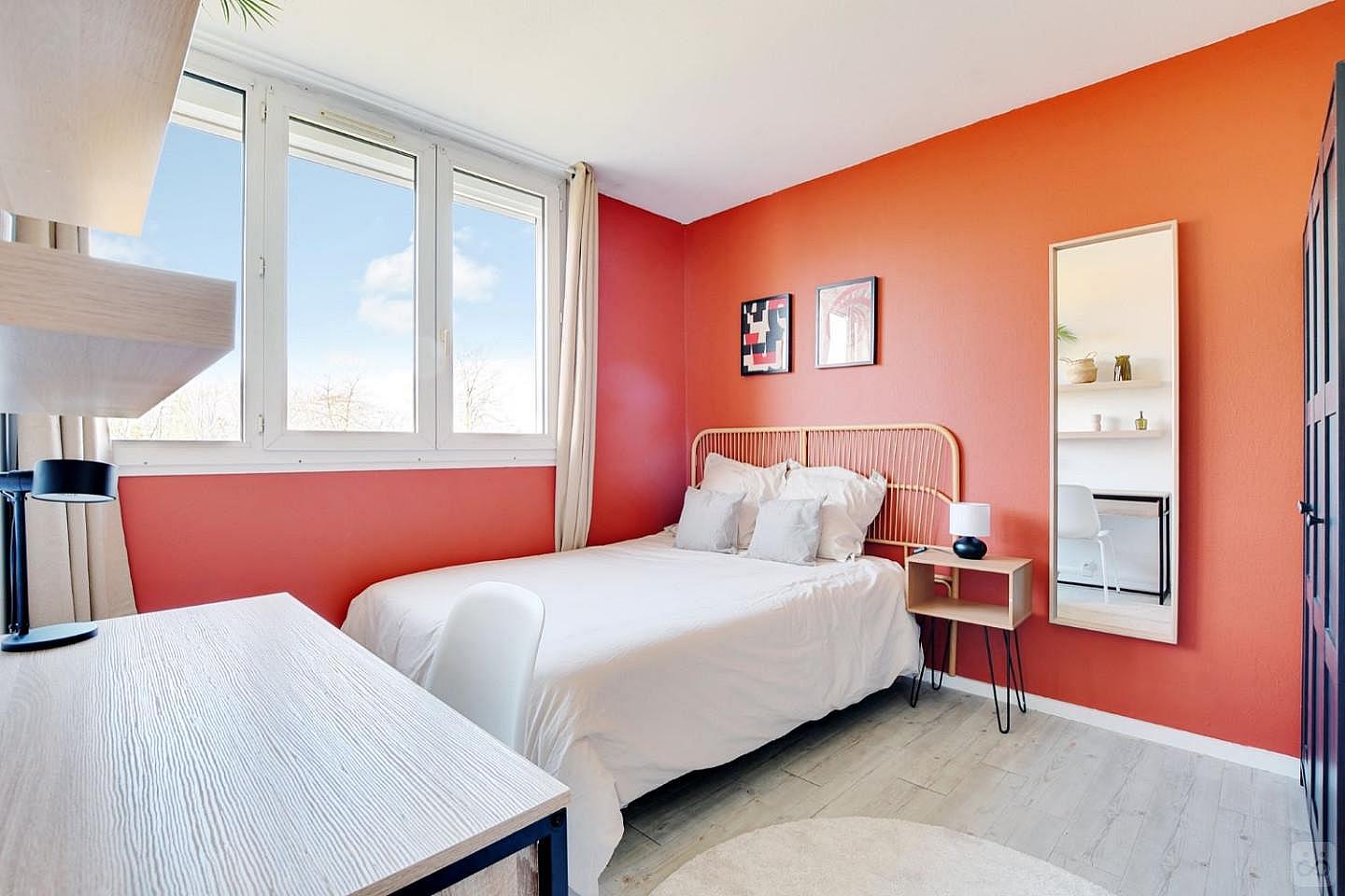 Minimalist 10 M² Room - 21
