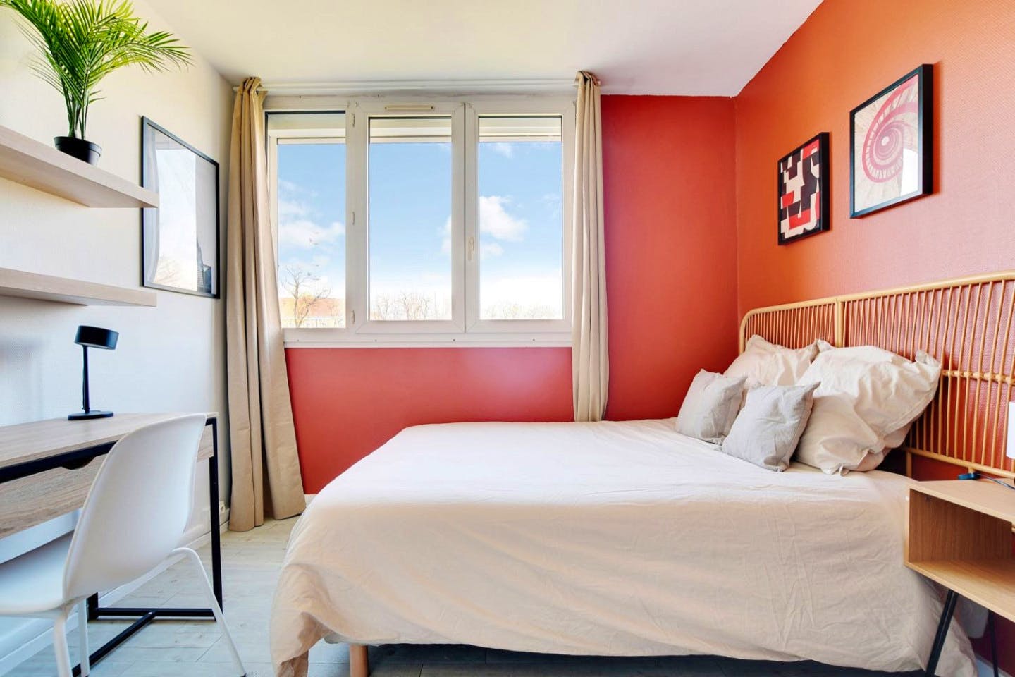 Minimalist 10 M² Room - 6
