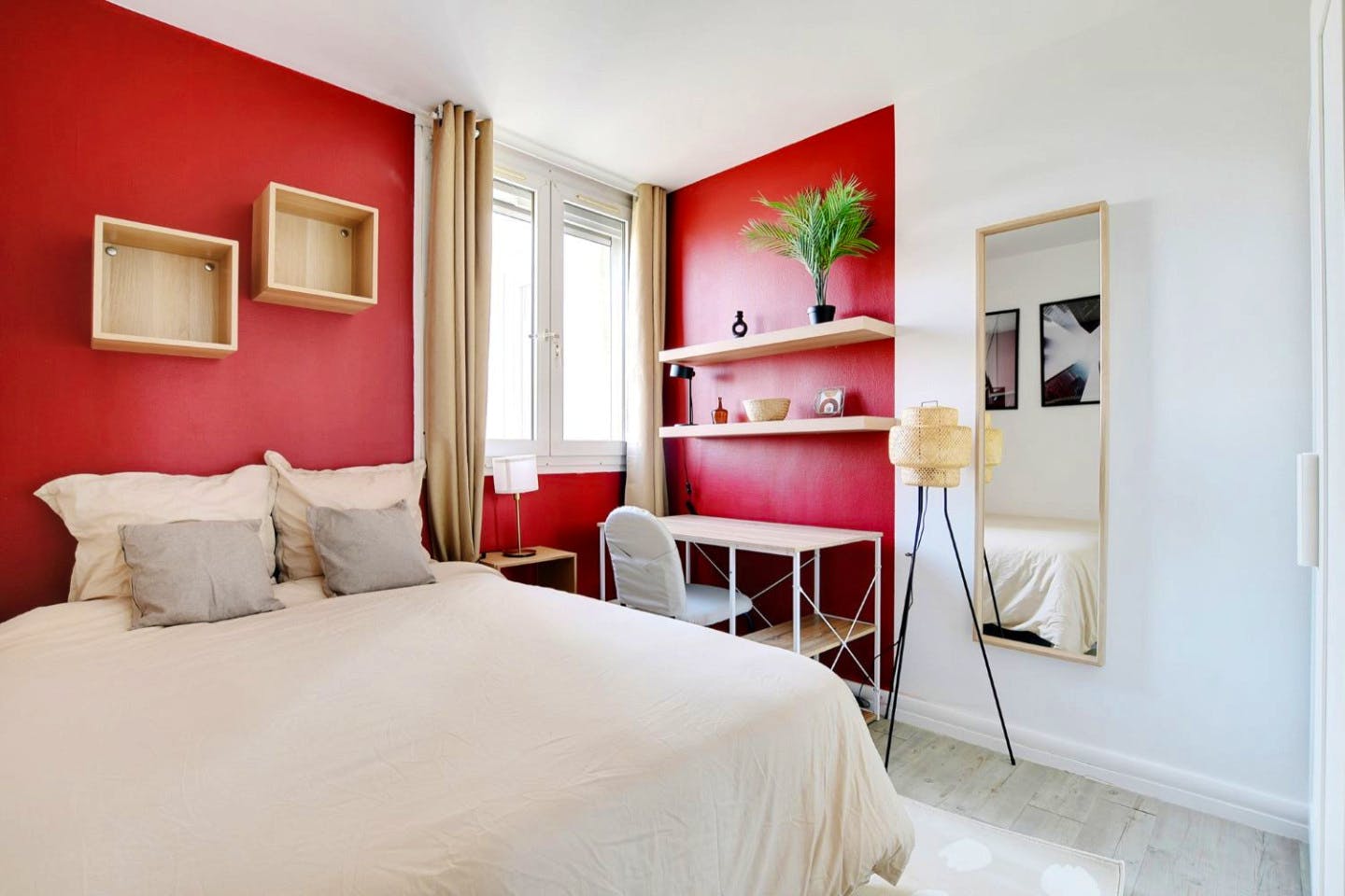 Modern 10 M² Room - 1