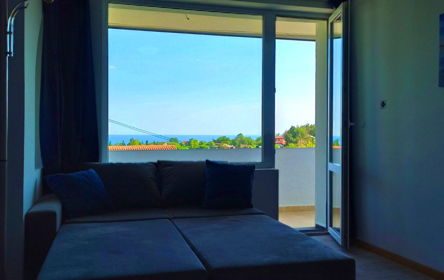 Room 1 - A modern vibrant residence at the very heart of the coastal town of Balchik House - Gallery - 12