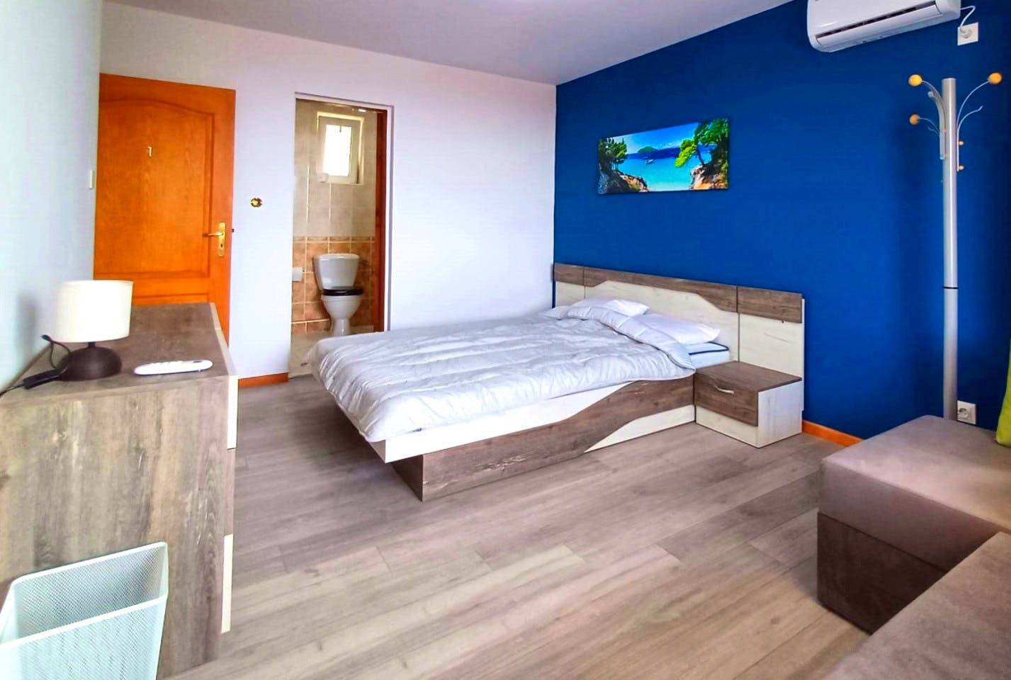 Room 1 - A modern vibrant residence at the very heart of the coastal town of Balchik House - Gallery - 9