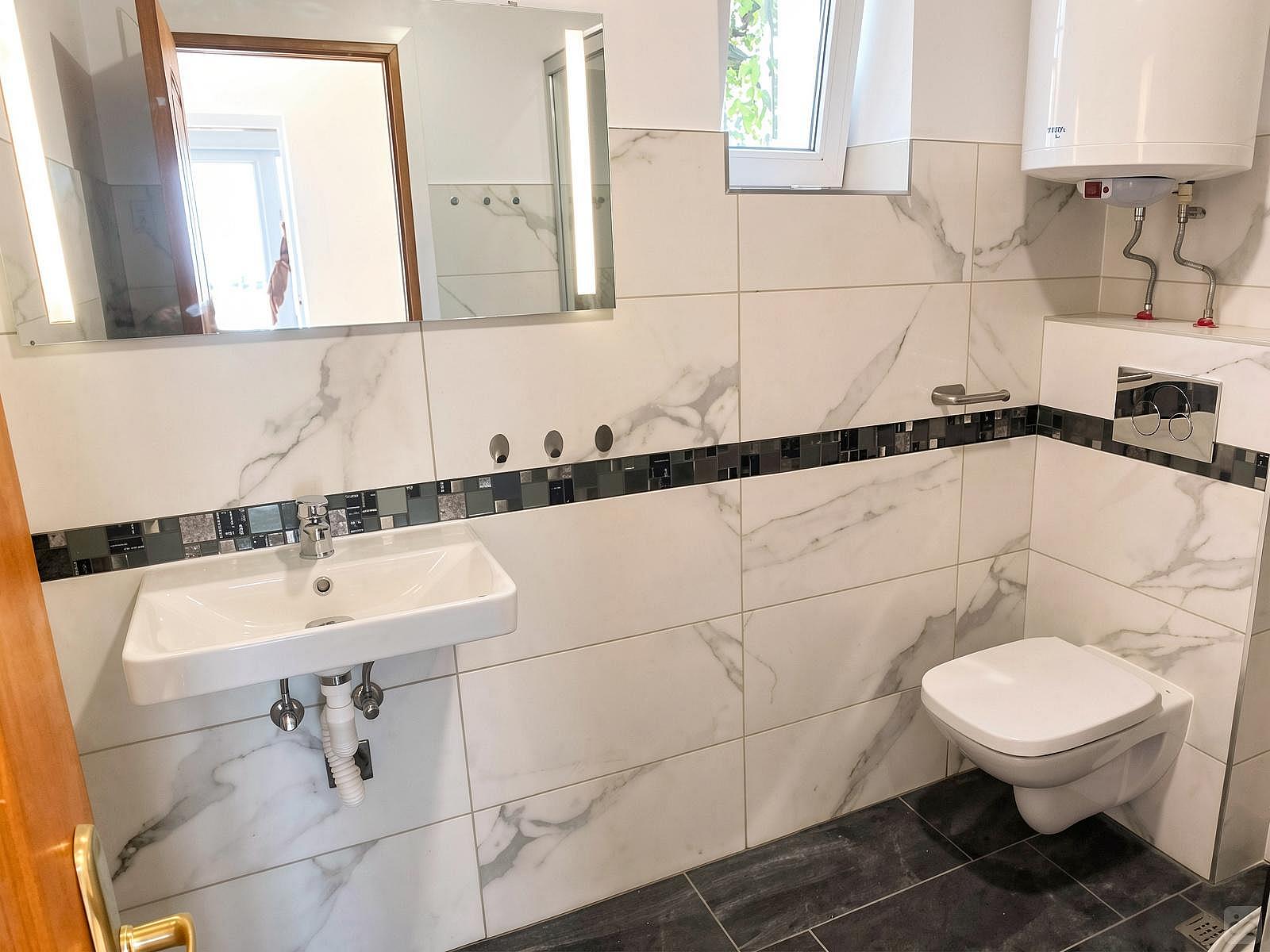 Room 2 - A modern vibrant residence at the very heart of the coastal town of Balchik House - Gallery - 32