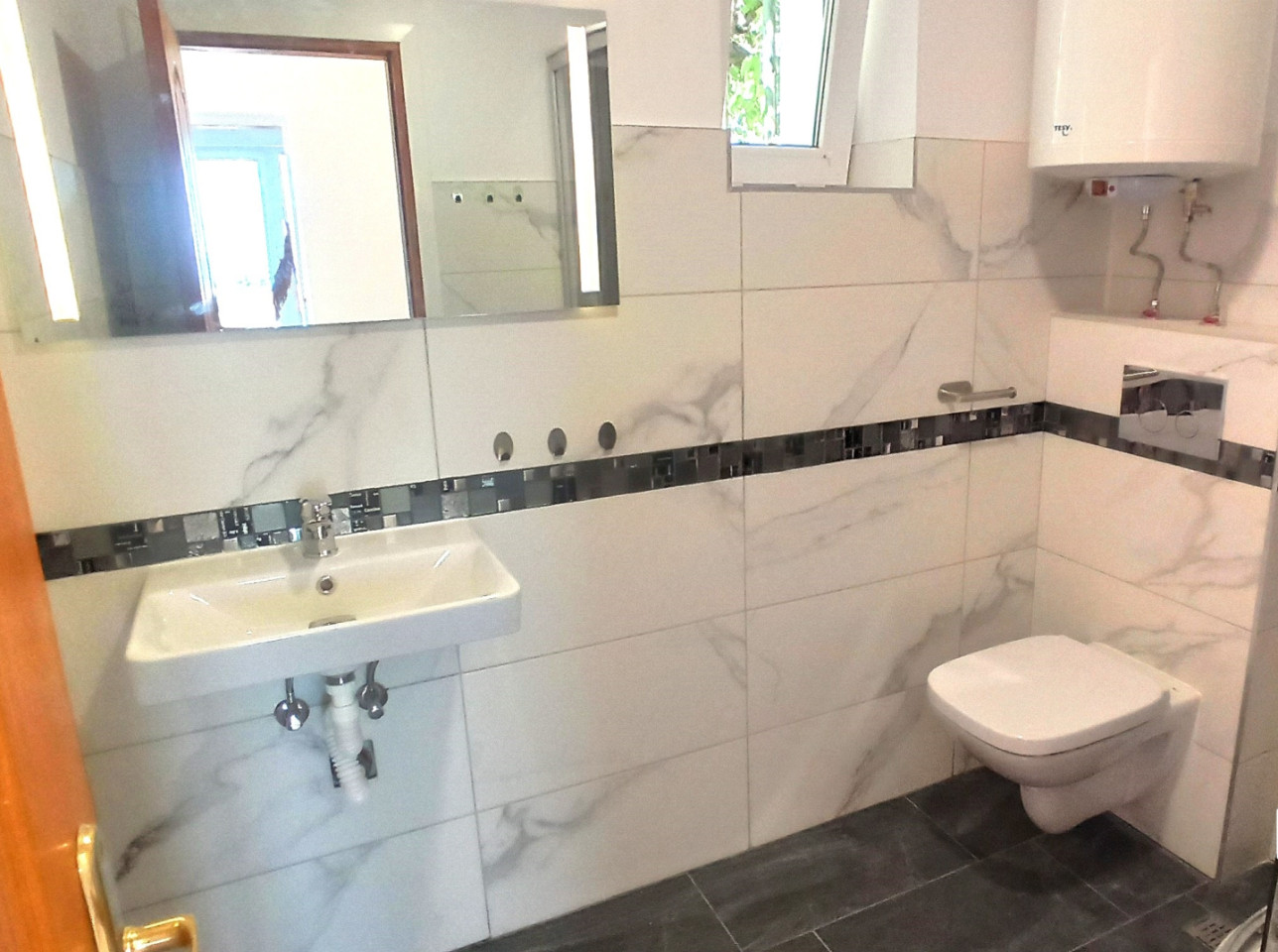 Room 2 - A modern vibrant residence at the very heart of the coastal town of Balchik House - Gallery - 18