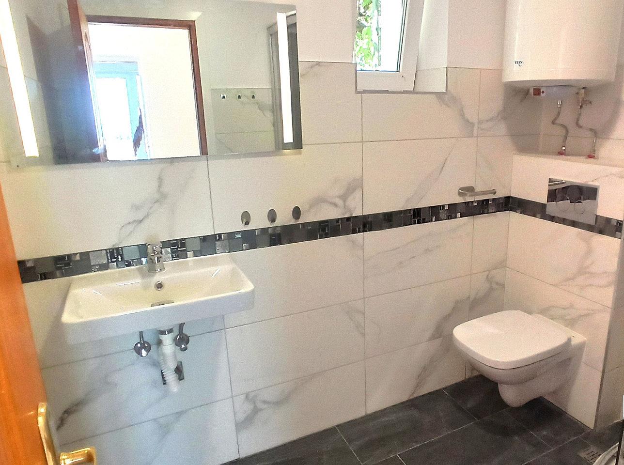 Room 2 - A modern vibrant residence at the very heart of the coastal town of Balchik House - Gallery - 25