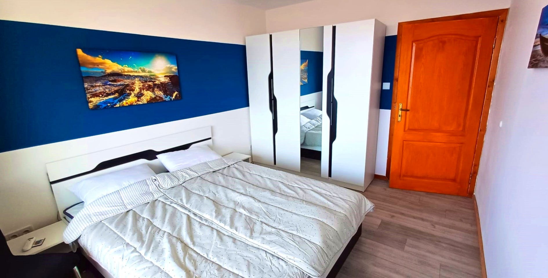 Room 3 - A modern vibrant residence at the very heart of the coastal town of Balchik House - Gallery - 9