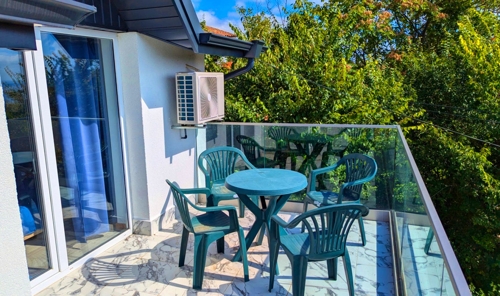Room 4 - A modern vibrant residence at the very heart of the coastal town of Balchik House - Gallery - 18