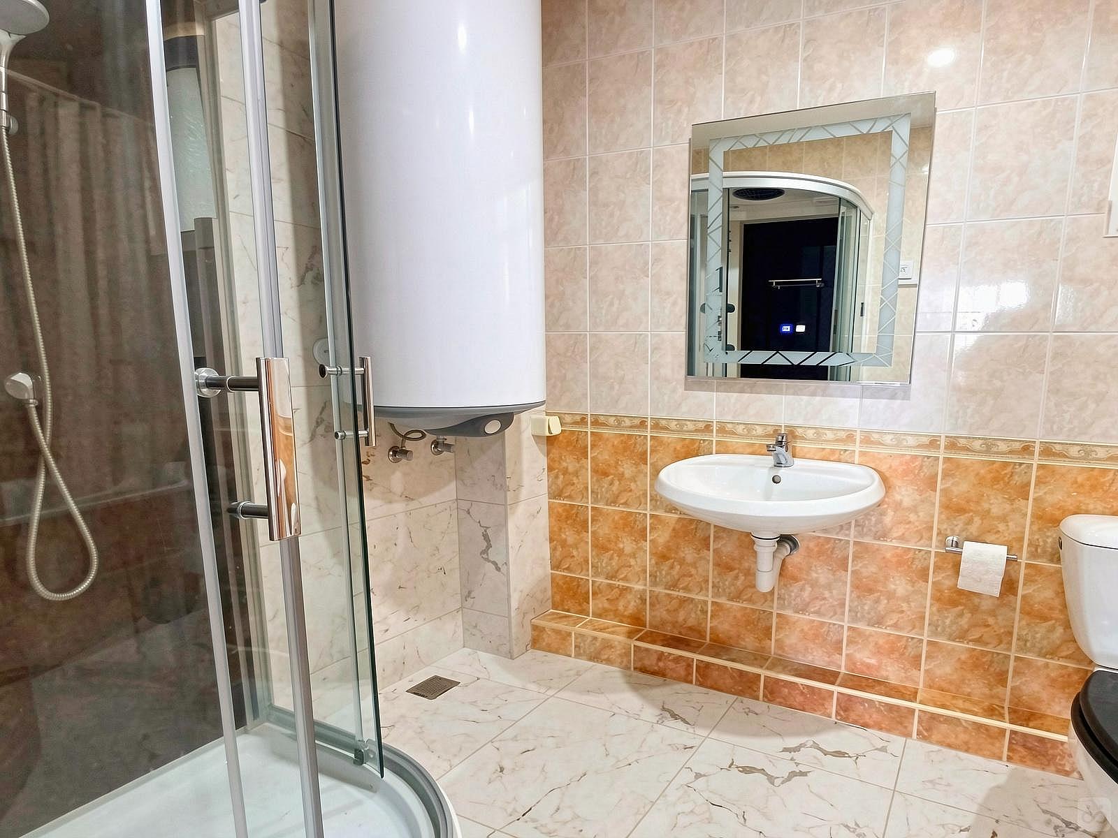 Room 4 - A modern vibrant residence at the very heart of the coastal town of Balchik House - Gallery - 40