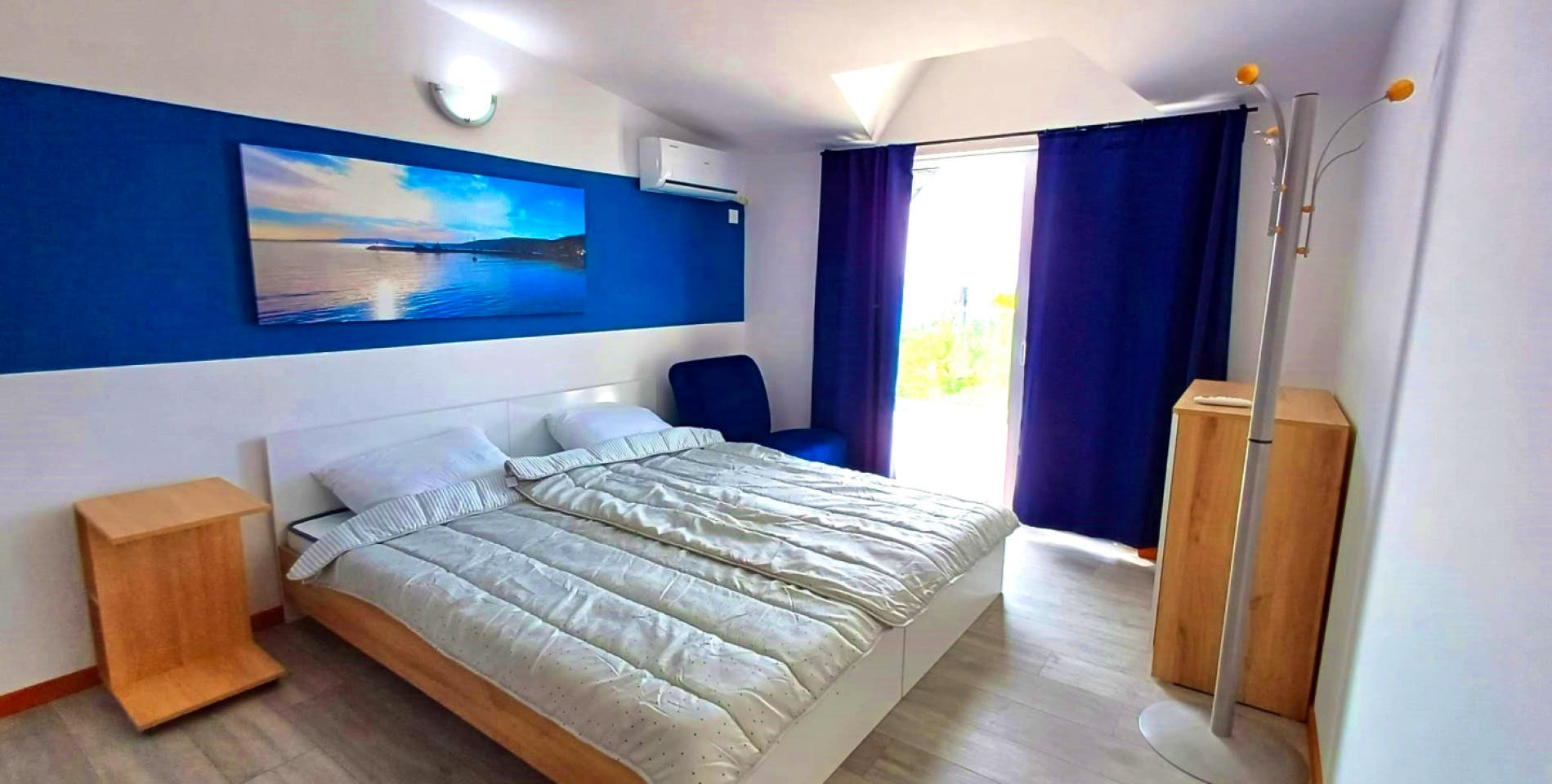 Room 4 - A modern vibrant residence at the very heart of the coastal town of Balchik House - Gallery - 1