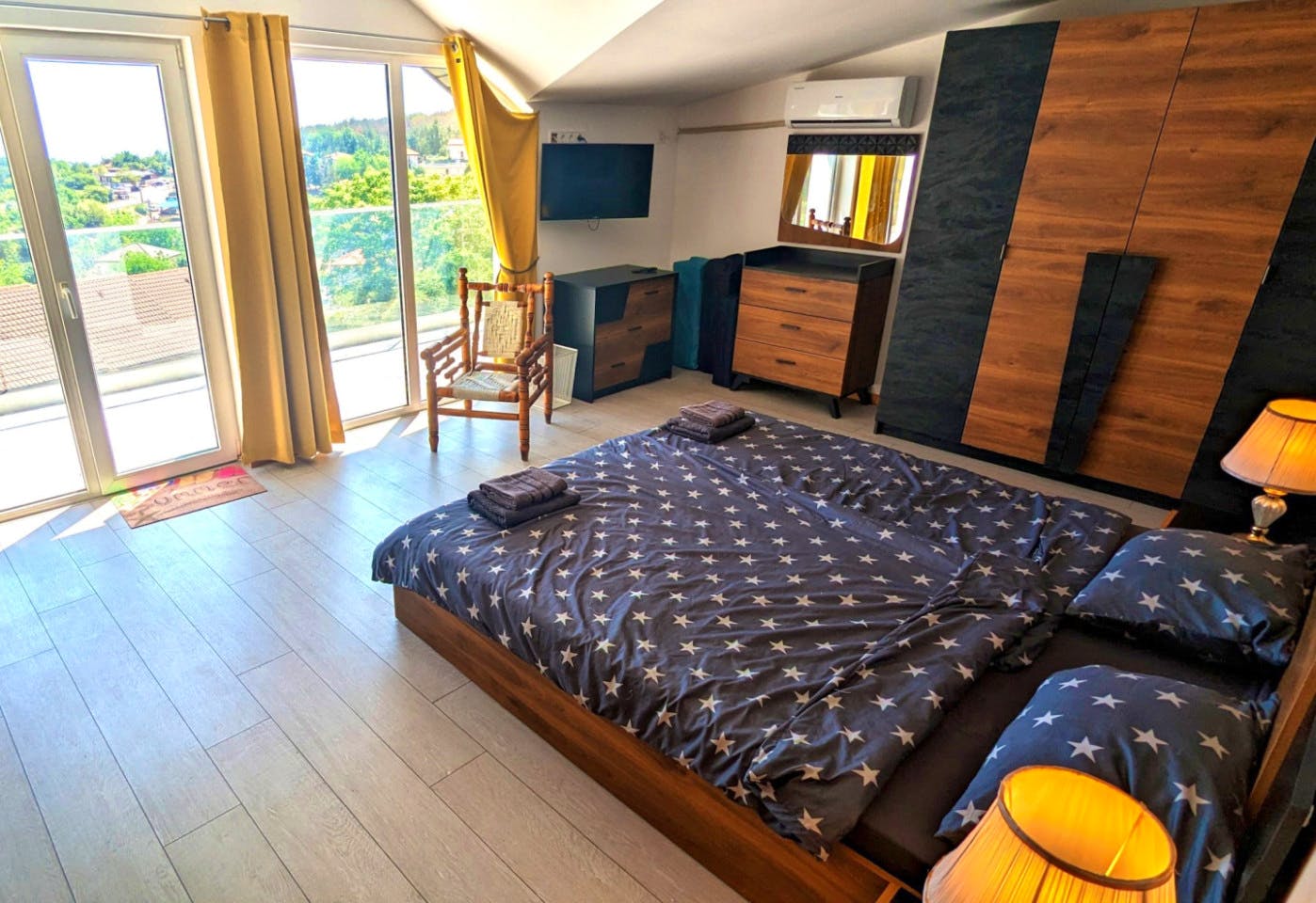 Room 5 Suite - A modern vibrant residence at the very heart of the coastal town of Balchik House - Gallery - 13