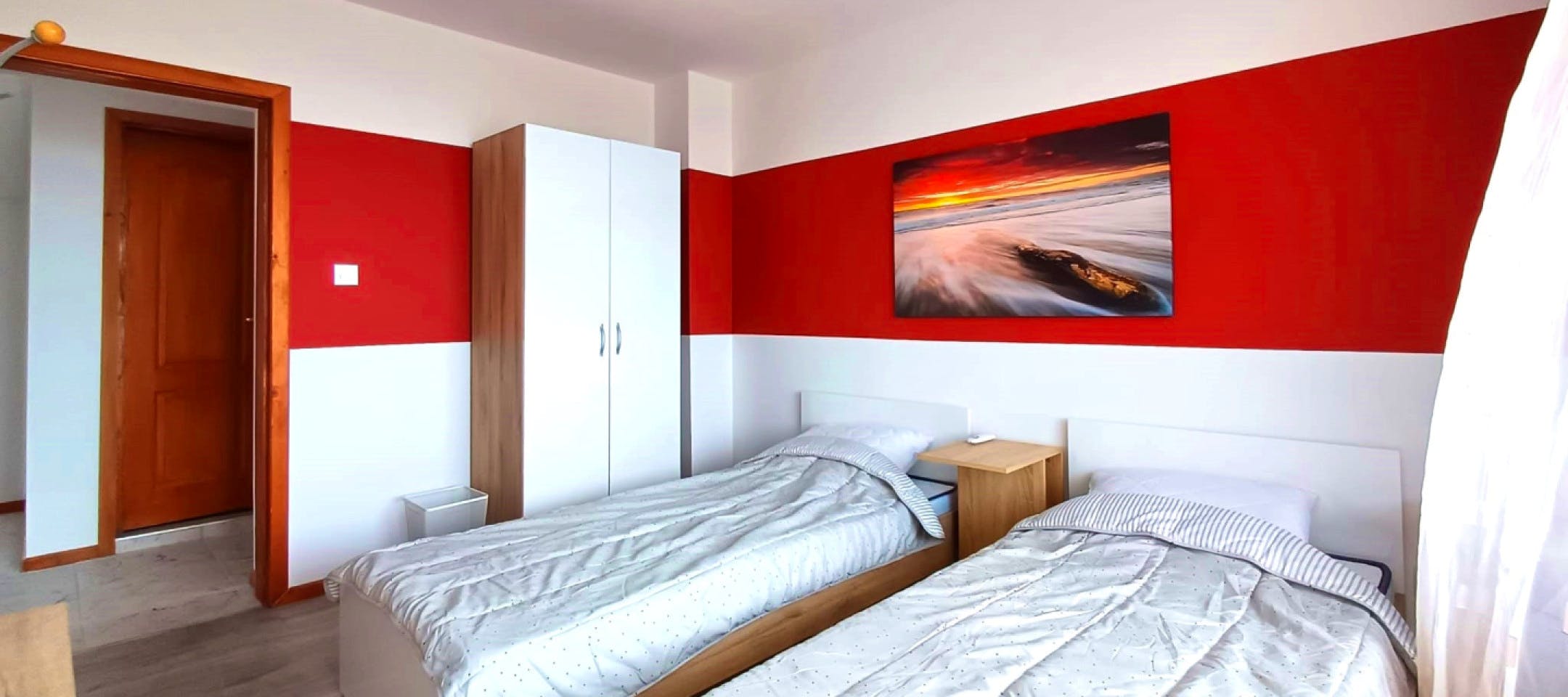 Bed In A 2-Bed Mixed Gender Room - A modern vibrant residence at the very heart of the coastal town of Balchik House - Gallery - 2