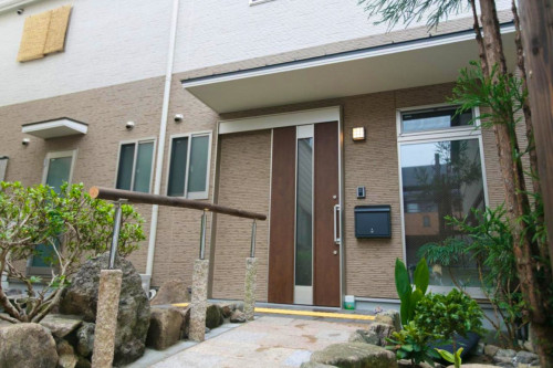 A lively residence just a walk away from JR Tanbaguchi Station