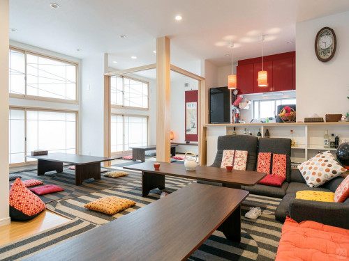 A lively residence just a walk away from JR Tanbaguchi Station