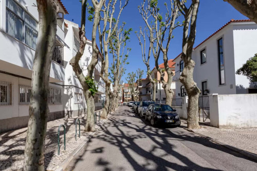 Impressive 2-bed flat near the beach