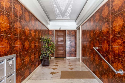 Impressive 2-bed flat near the beach