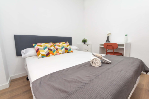 261-4 Calle Lozano de Torres 9, Habitación 4