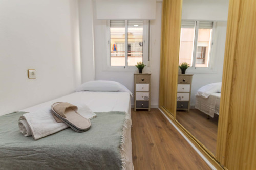 261-3 Calle Lozano de Torres 9, Habitación 3