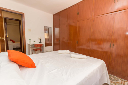 296-3 Pasaje Pezuela Habitación 3