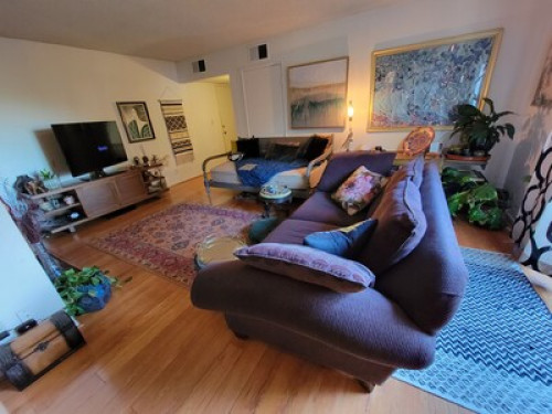 Light  & Airy Private Room & Bath 