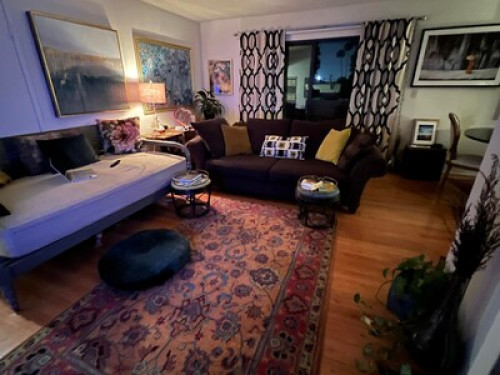 Light  & Airy Private Room & Bath 