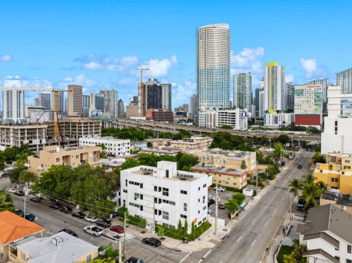 Stunning Bright Apt. w/ Amazing View nearby Calle Ocho Plaza Shopping Mall