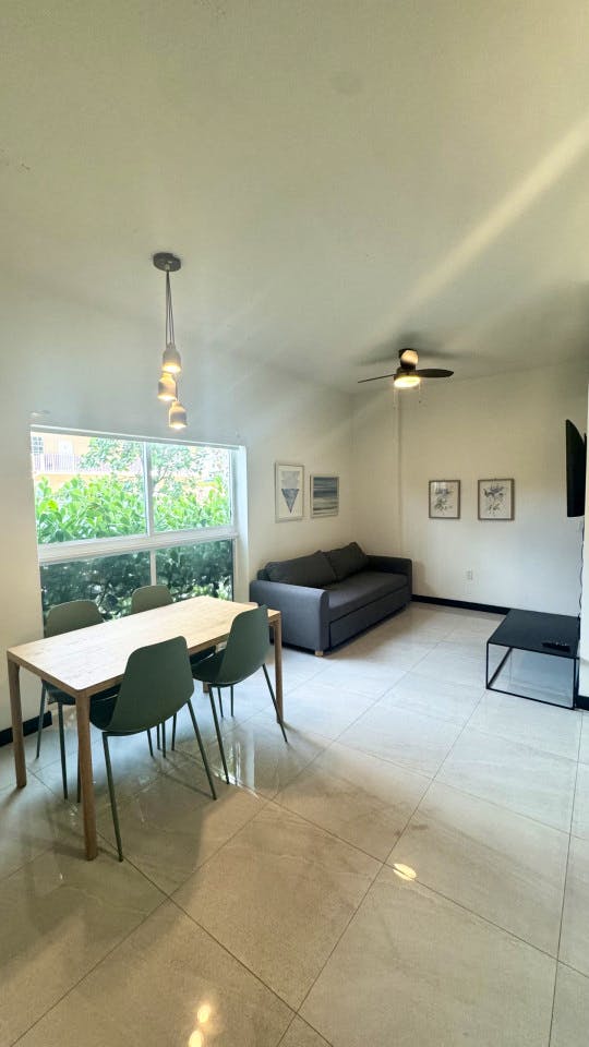 Furnished Room In Shared 4 Bed 2 Bath Unit 1N - Stunning Bright Apt. w/ Amazing View nearby Calle Ocho Plaza Shopping Mall - Gallery - 15