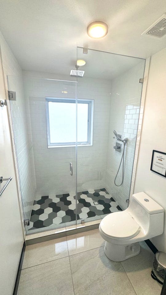  Furnished Room In Shared 4 Bed 2 Bath Unit 1N  -  Stunning Bright Apt. w/ Amazing View nearby Calle Ocho Plaza Shopping Mall Apartment  - Gallery -  29